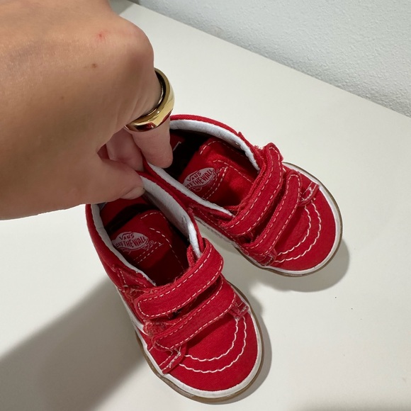 Toddler so-8 high top vans red and white size 4.5 - Picture 4 of 7